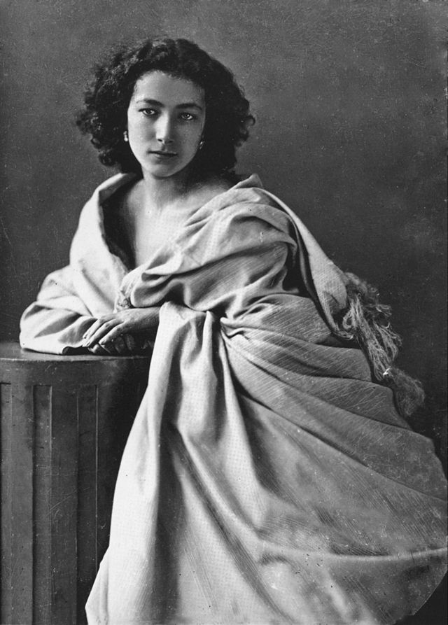 Sarah Bernhardt fotografiata de Nadar