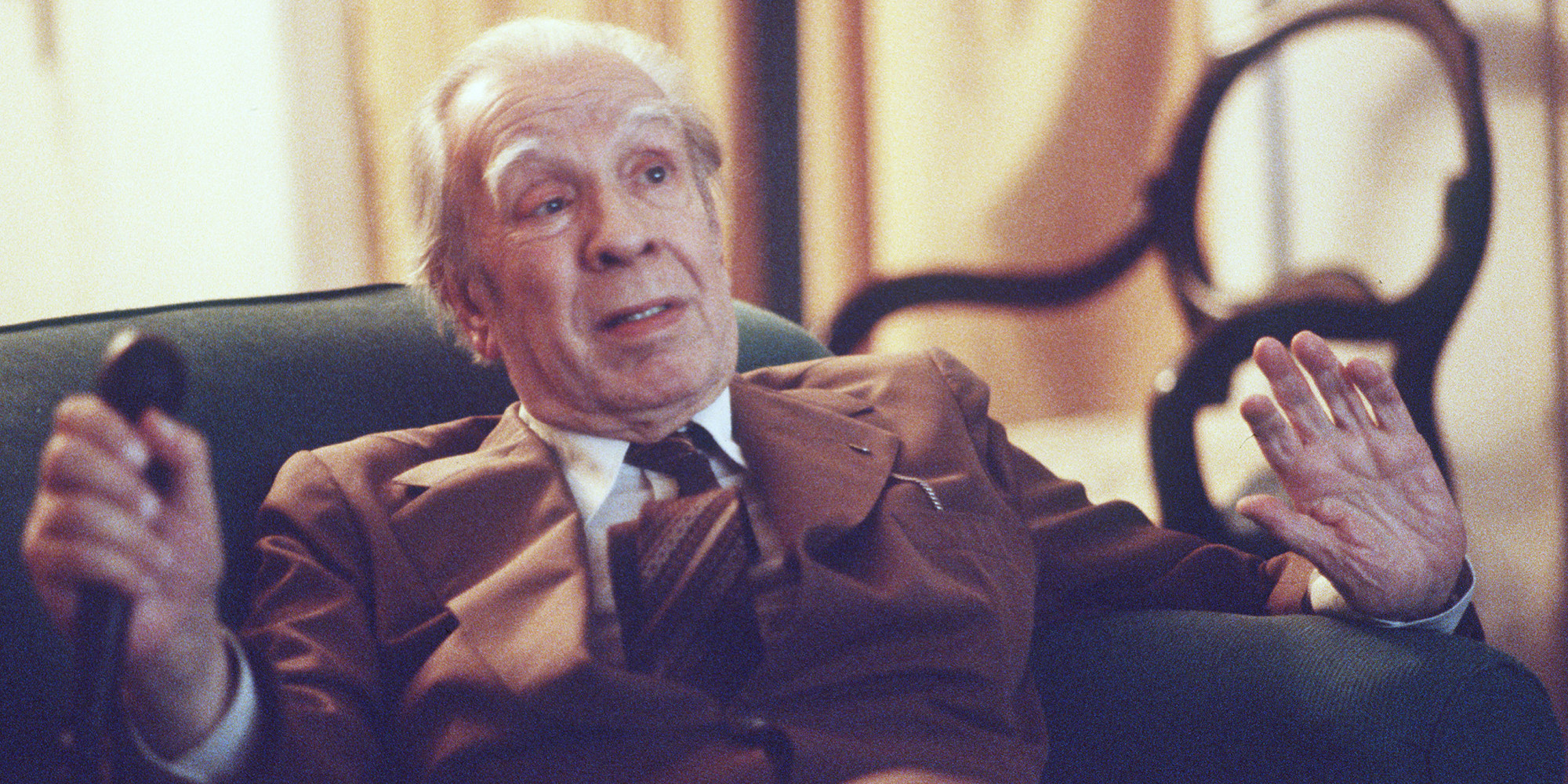 Argentina's writer Jorge Luis Borges talks in his Buenos Aires apartment on Nov. 20, 1981. (AP Photo/Eduardo Di Baia)