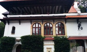 Conacul Bratienilor - Vila Florica